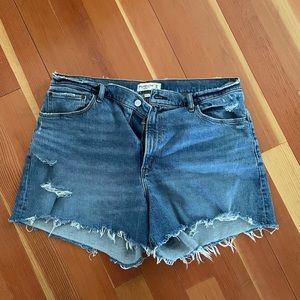 Abercrombie Curve Love high waisted 4 in Mom Shorts